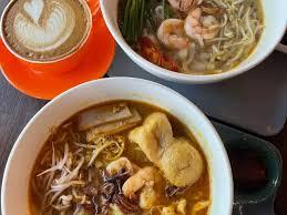 Laksa curry bowl with coffee